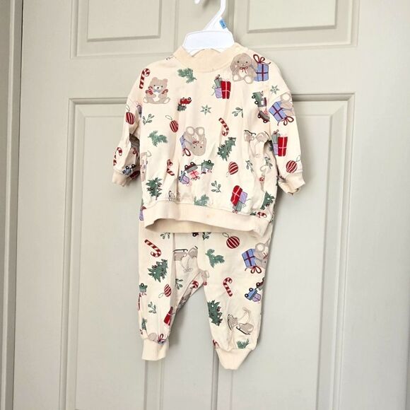 2/$20 H&M Holiday Set Size 3-6 Months - Picture 1 of 4